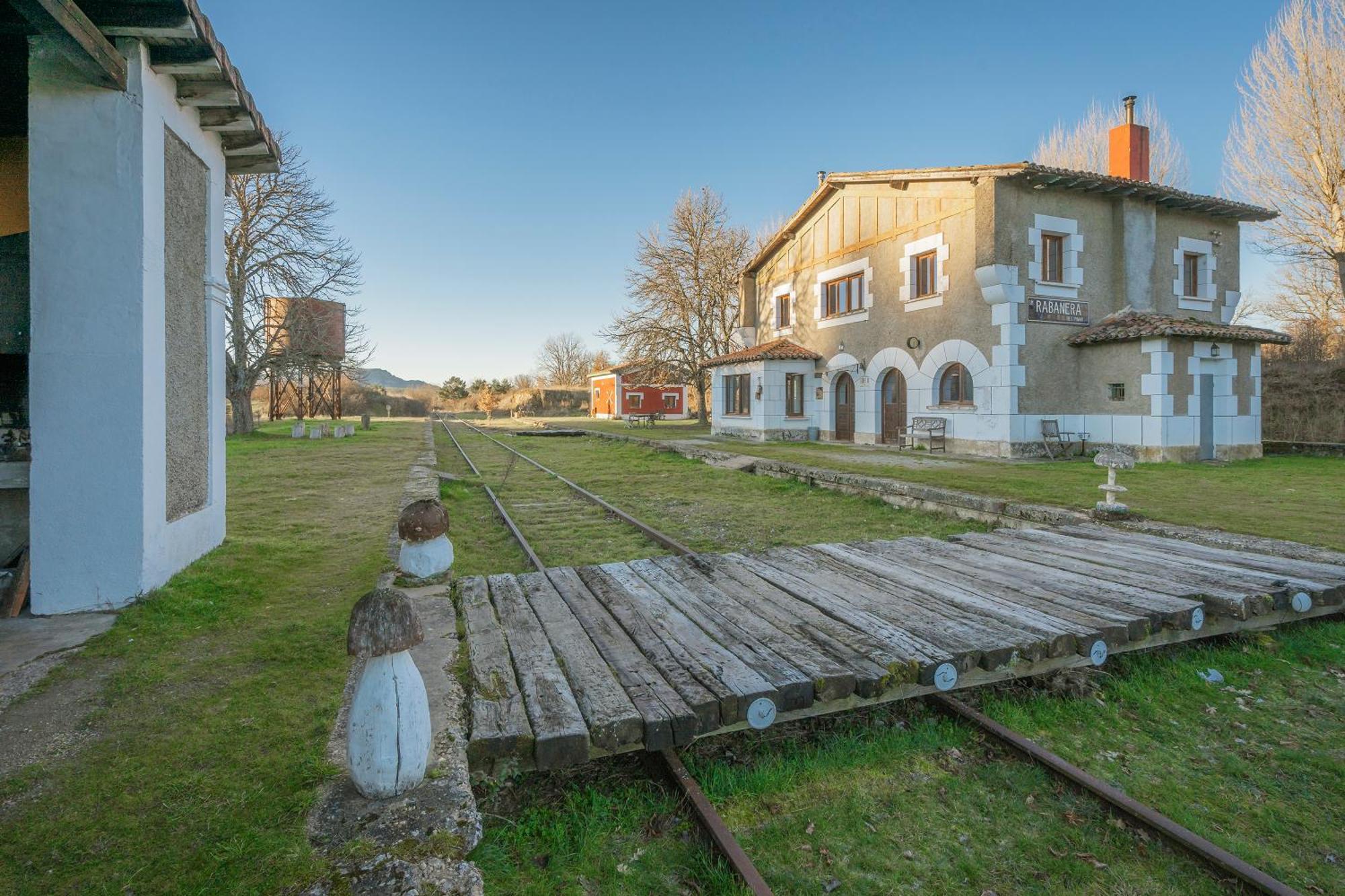La Estacion De Rabanera Guest House Rabanera del Pinar Bagian luar foto