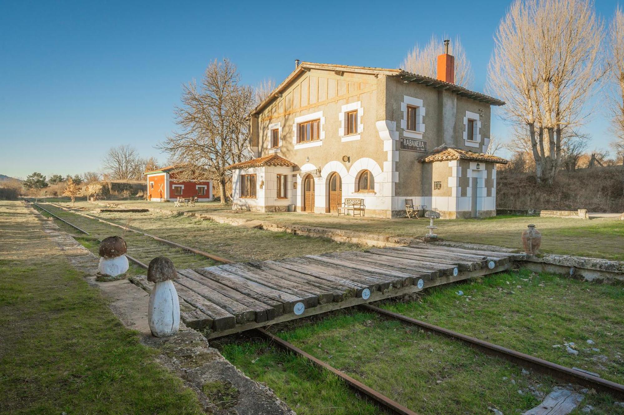 La Estacion De Rabanera Guest House Rabanera del Pinar Bagian luar foto